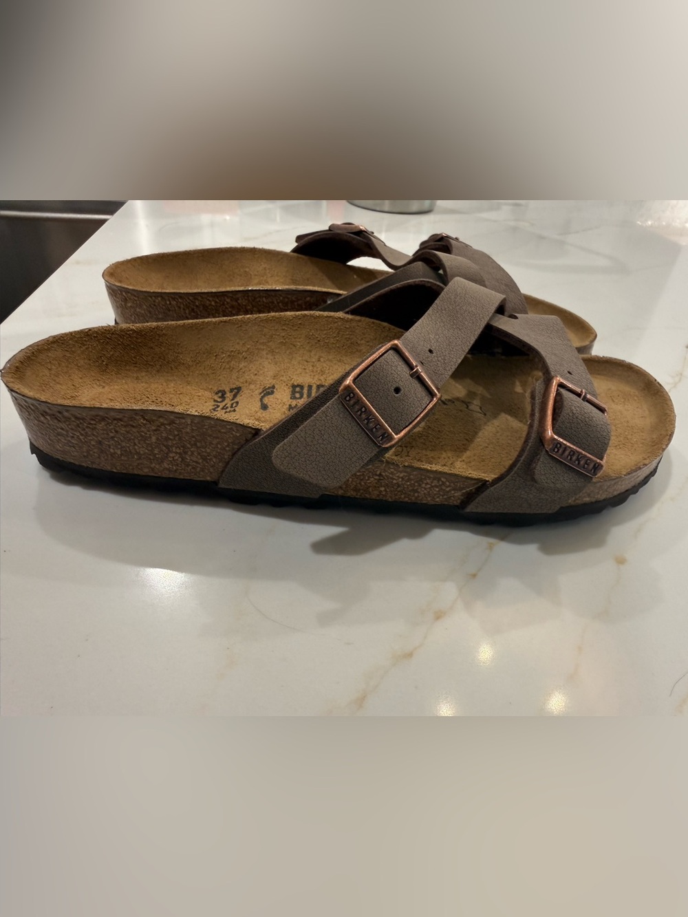 Birkenstock Women's Yao slides w/asymmetric strap ,  NEW without tags ..
size 37 - Picture 4 of 10